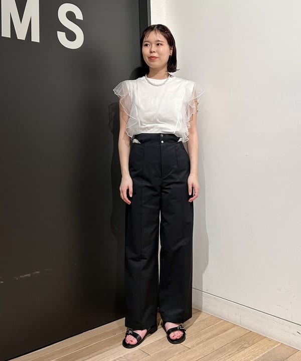 早川 萌子さんの「BEAMS WOMEN｜Ray BEAMS / チュール レイヤー フリル スリーブ Tシャツ」を使ったコーディネート