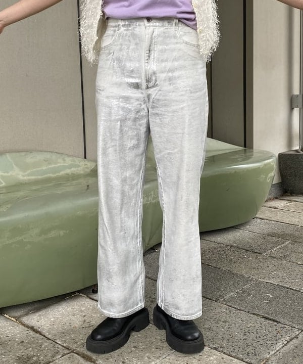 ayaさんの「BEAMS WOMEN｜箔プリント デニムパンツ」を使ったコーディネート