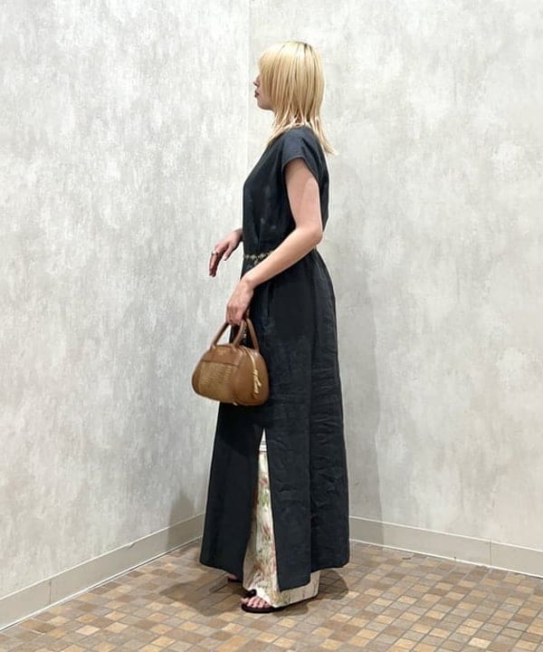 篠崎 香月さんの「BEAMS WOMEN｜CHRISTIAN VILLA / ストローコンビ ボストンバッグ」を使ったコーディネート