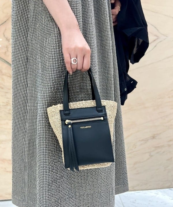 中丸　栞さんの「BEAMS WOMEN｜VIOLAd’ORO / MIRO アバカメッシュ ポシェット」を使ったコーディネート