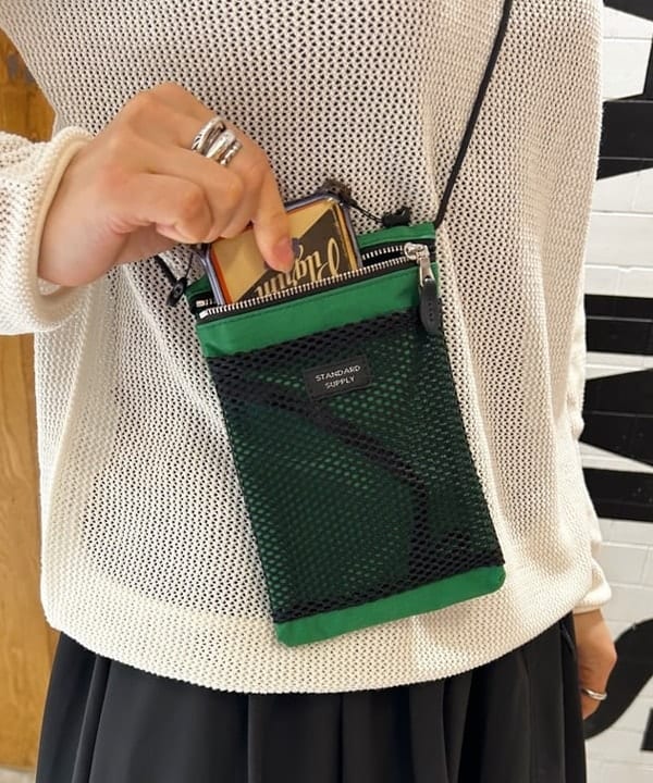 川口 恵さんの「BEAMS WOMEN｜STANDARD SUPPLY × bPr BEAMS / 別注 スリング パース」を使ったコーディネート