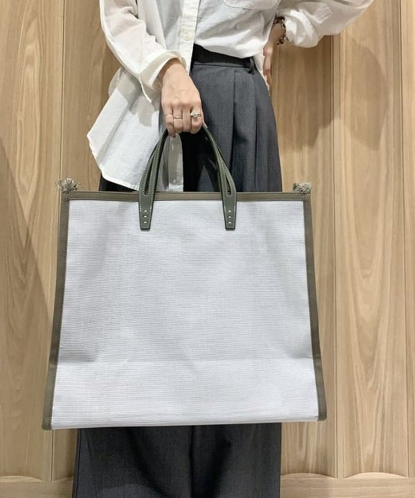 AONO SHIKAMAさんの「BEAMS WOMEN｜Demi-Luxe BEAMS /  KHADI オーバーシャツ」を使ったコーディネート