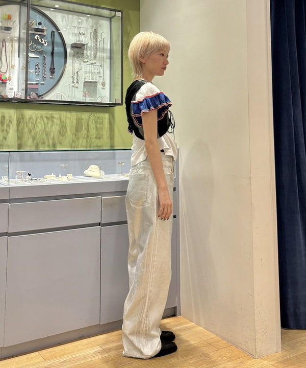 シミズ ネネさんの「BEAMS WOMEN｜Ray BEAMS / ライン ニット フリル スリーブ Tシャツ」を使ったコーディネート