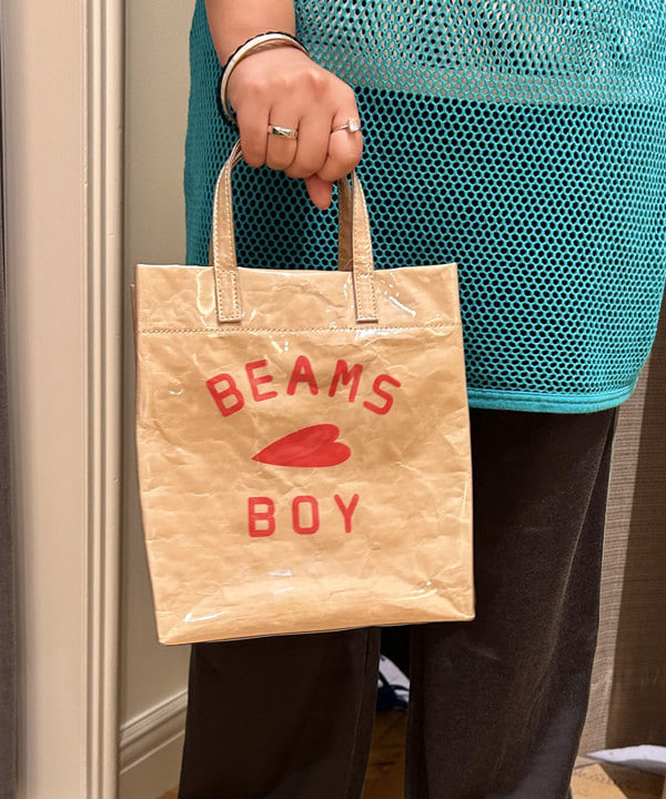 おとむさんの「BEAMS WOMEN｜BEAMS BOY / BBロゴ ショップバック」を使ったコーディネート