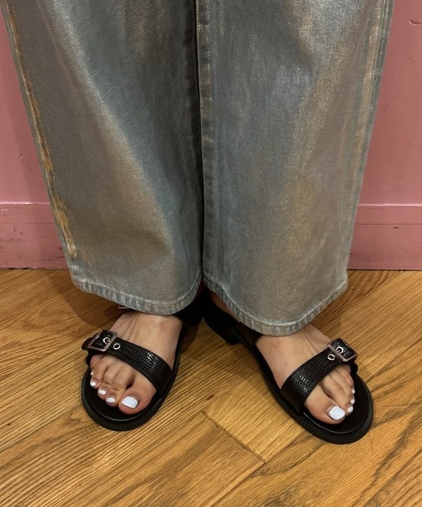 佐々木 南美さんの「BEAMS WOMEN｜Ray BEAMS / ダブル ベルト サンダル」を使ったコーディネート