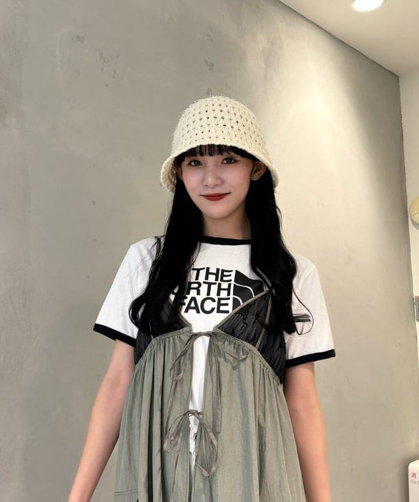 松田 陽茉莉さんの「BEAMS WOMEN｜Ray BEAMS / 箔プリント デニムパンツ」を使ったコーディネート