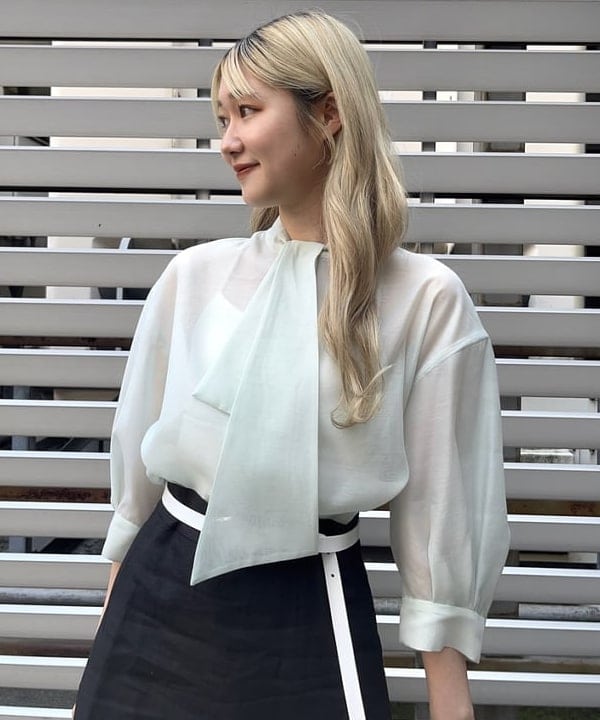 YUIさんの「BEAMS WOMEN｜Demi-Luxe BEAMS / オーガンジー リボンタイ ブラウス」を使ったコーディネート