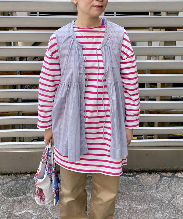 コウリキ　マミさんの「BEAMS WOMEN｜【別注】BUZZ RICKSON'S / チノパンツ」を使ったコーディネート
