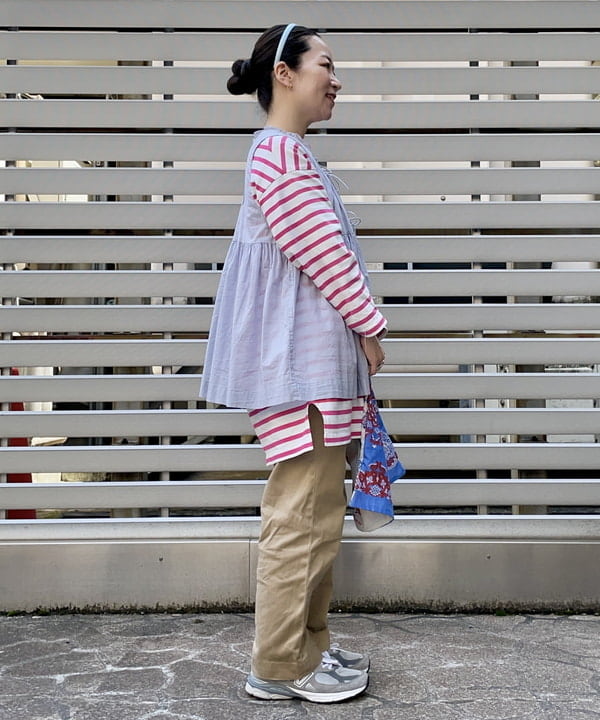 コウリキ　マミさんの「BEAMS WOMEN｜【別注】BUZZ RICKSON'S / チノパンツ」を使ったコーディネート