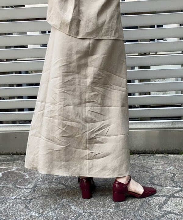 岡 妃呂美さんの「BEAMS WOMEN｜Demi-Luxe BEAMS / リブ ニット ビスチェ」を使ったコーディネート