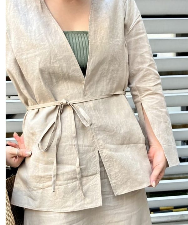 岡 妃呂美さんの「BEAMS WOMEN｜Demi-Luxe BEAMS / リブ ニット ビスチェ」を使ったコーディネート