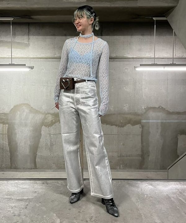 前田 優衣さんの「BEAMS WOMEN｜Ray BEAMS / 箔プリント デニムパンツ」を使ったコーディネート