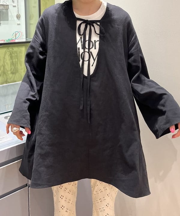 神坂 莉子さんの「BEAMS WOMEN｜Ray BEAMS /?リボン ミュール」を使ったコーディネート