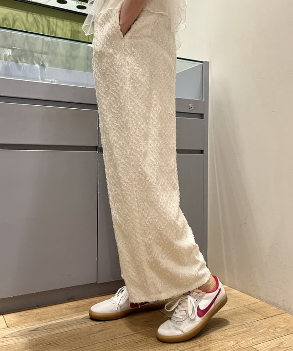 神坂 莉子さんの「BEAMS WOMEN｜Ray BEAMS / チュール レイヤー フリル スリーブ Tシャツ」を使ったコーディネート