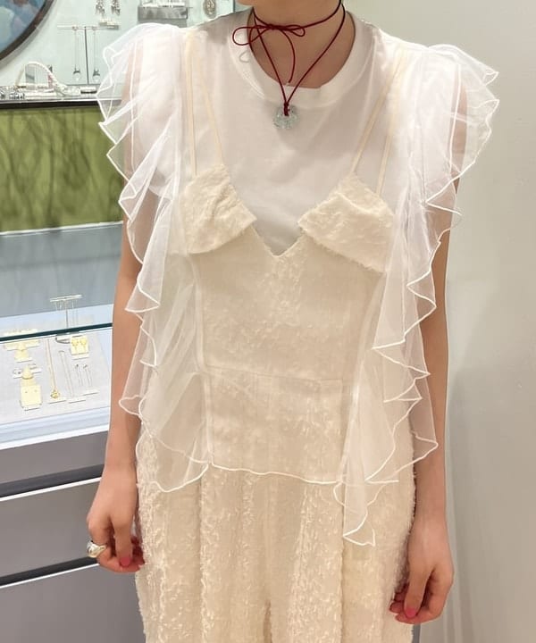 神坂 莉子さんの「BEAMS WOMEN｜Ray BEAMS / チュール レイヤー フリル スリーブ Tシャツ」を使ったコーディネート