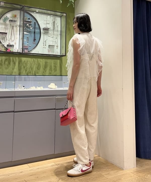 神坂 莉子さんの「BEAMS WOMEN｜Ray BEAMS / チュール レイヤー フリル スリーブ Tシャツ」を使ったコーディネート