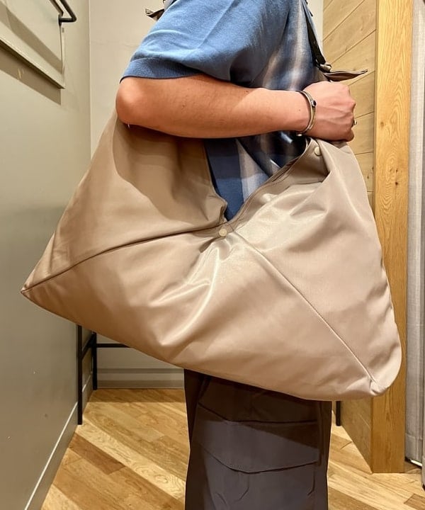 新里 京介さんの「BEAMS WOMEN｜NEW. / ANGLER」を使ったコーディネート