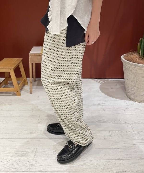 サカサイスズカさんの「BEAMS WOMEN｜ナンバリング タンク」を使ったコーディネート