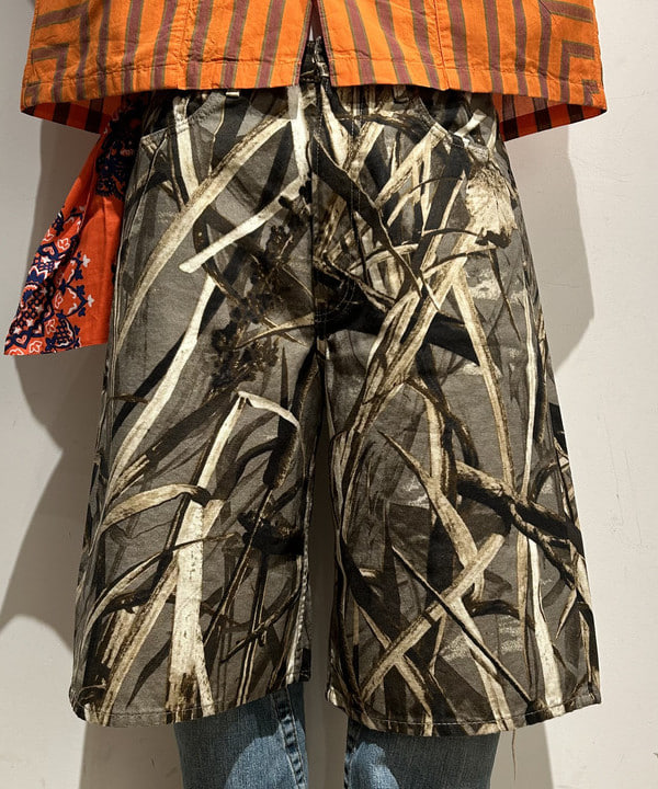 佐藤 大斗さんの「BEAMS WOMEN｜orSlow × BEAMS / 別注 SUPER DAD’S CAMO SHORTS」を使ったコーディネート
