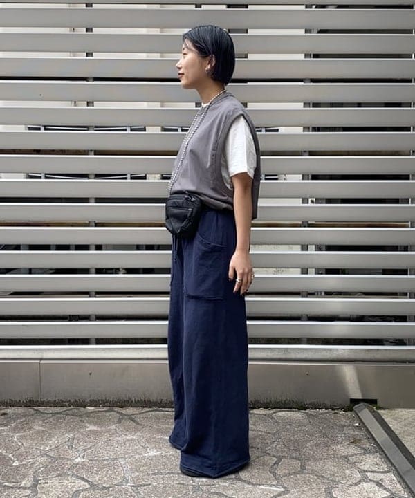 オカモト ミサキさんの「BEAMS WOMEN｜BEAMS / スリーブレス Tシャツ」を使ったコーディネート