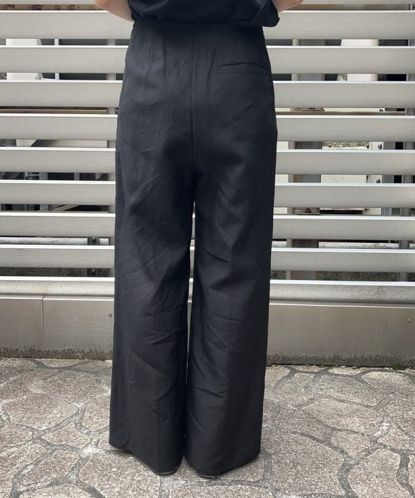 中川　ゆららさんの「BEAMS WOMEN｜リネン リラクシーパンツ .M」を使ったコーディネート