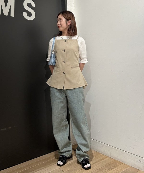 安藤 菜央さんの「BEAMS WOMEN｜maturely / Rib Gimmick Short Sleeves」を使ったコーディネート