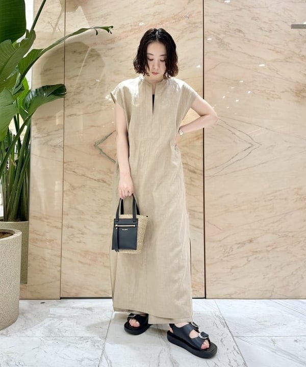 大川 美咲さんの「BEAMS WOMEN｜リネン リラクシーパンツ .M」を使ったコーディネート