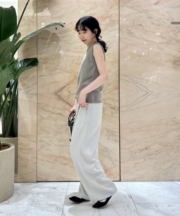 中丸　栞さんの「BEAMS WOMEN｜les bon bon / ヴィクトリア ネックレス ゴールド」を使ったコーディネート