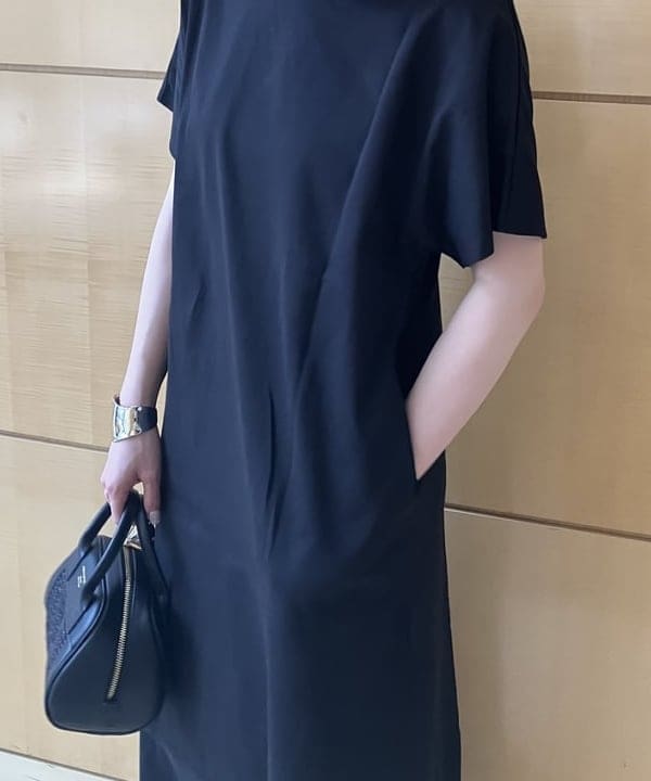 SAKAIさんの「BEAMS WOMEN｜【別注】スタイリスト佐藤佳菜子 × SLOANE / Tシャツ マキシワンピース」を使ったコーディネート