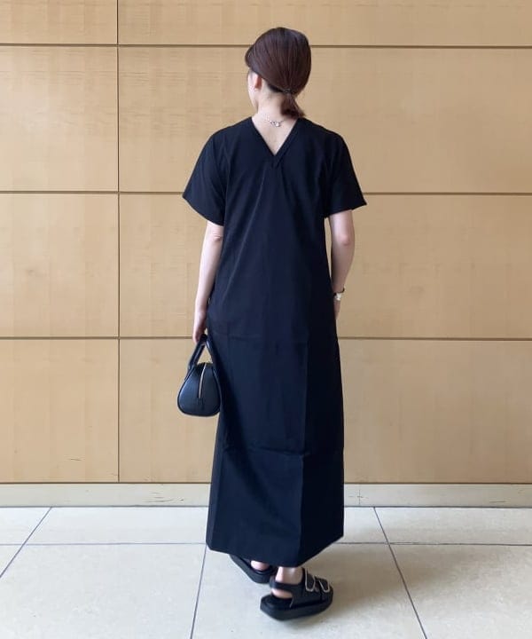 SAKAIさんの「BEAMS WOMEN｜【別注】スタイリスト佐藤佳菜子 × SLOANE / Tシャツ マキシワンピース」を使ったコーディネート