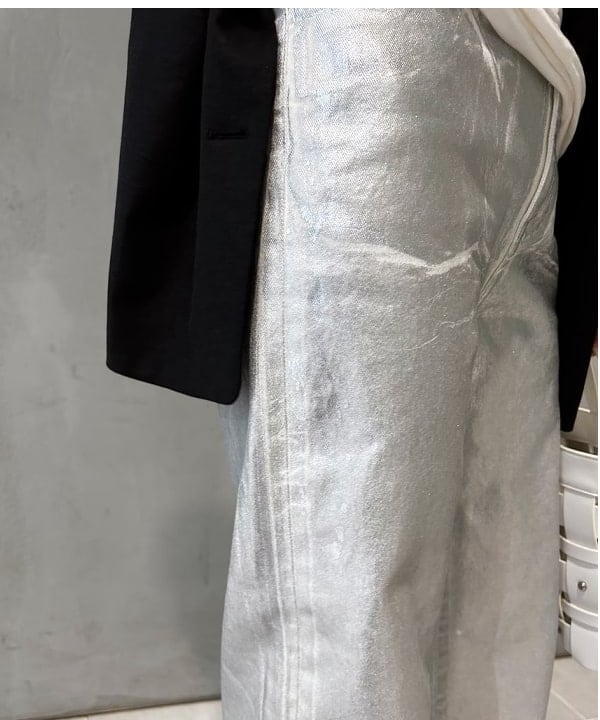 川口 恵さんの「BEAMS WOMEN｜Ray BEAMS / 箔プリント デニムパンツ」を使ったコーディネート