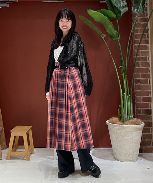 サカサイスズカさんの「BEAMS WOMEN｜maturely / 2Way Stretch Tuck Slacks」を使ったコーディネート