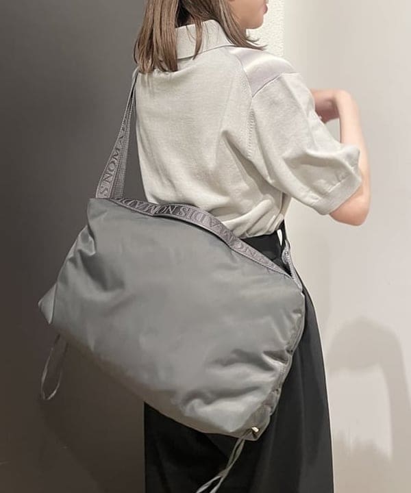 makita mikaさんの「BEAMS WOMEN｜【WEB限定】NOMADIS / BOY クロスボディバッグ」を使ったコーディネート