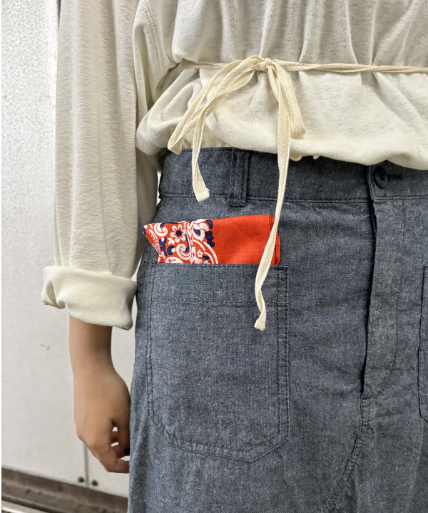 チナツさんの「BEAMS WOMEN｜BEAMS BOY / イレギュラー カット バンダナ」を使ったコーディネート