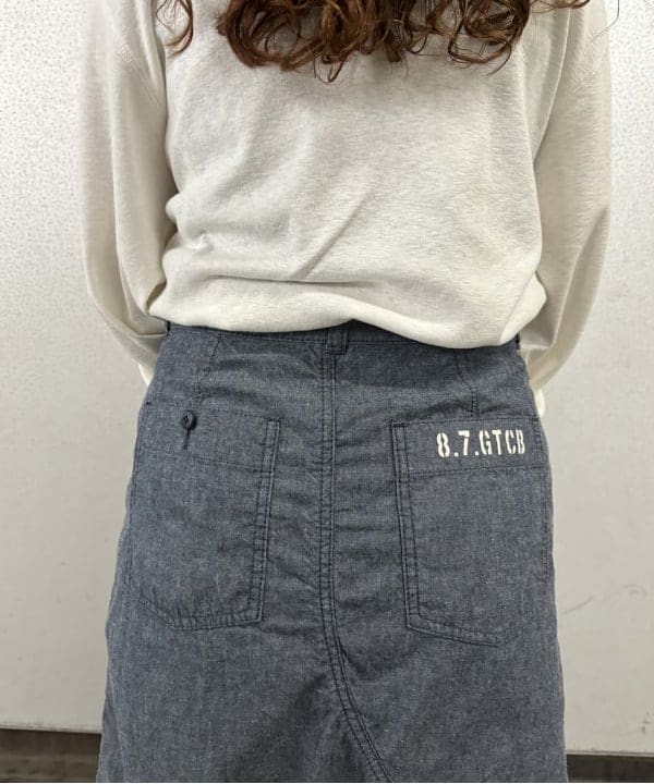 チナツさんの「BEAMS WOMEN｜BEAMS BOY / イレギュラー カット バンダナ」を使ったコーディネート