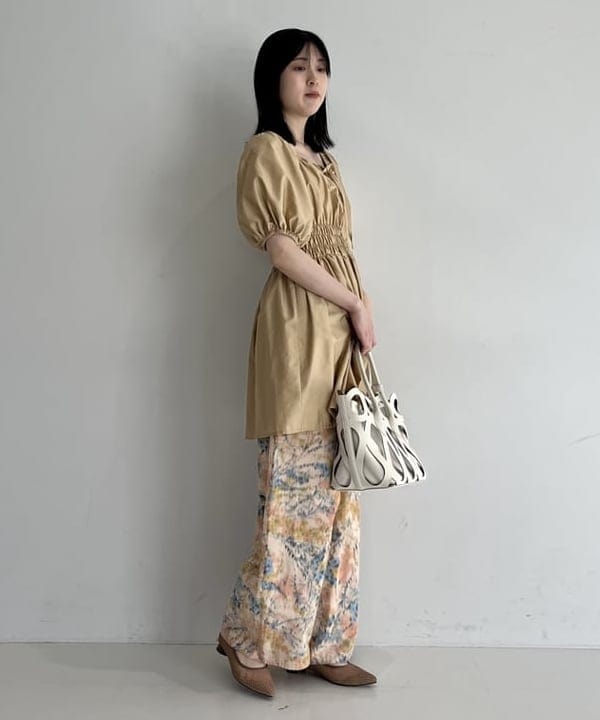 山田 千遥さんの「BEAMS WOMEN｜Devotion TWINS / コットンギャザー ショートドレス」を使ったコーディネート