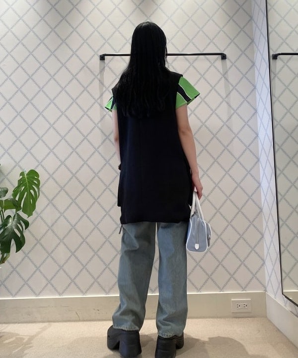 マツド ユメカさんの「BEAMS WOMEN｜Ray BEAMS / ツイード ジップ ベスト」を使ったコーディネート