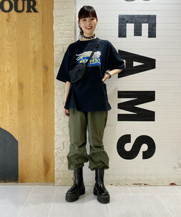 りかちょび/岸本梨佳さんの「BEAMS WOMEN｜BEAMS / コットン ナイロン オーバーパンツ」を使ったコーディネート