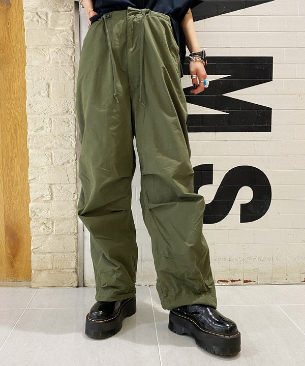 りかちょび/岸本梨佳さんの「BEAMS WOMEN｜BEAMS / コットン ナイロン オーバーパンツ」を使ったコーディネート