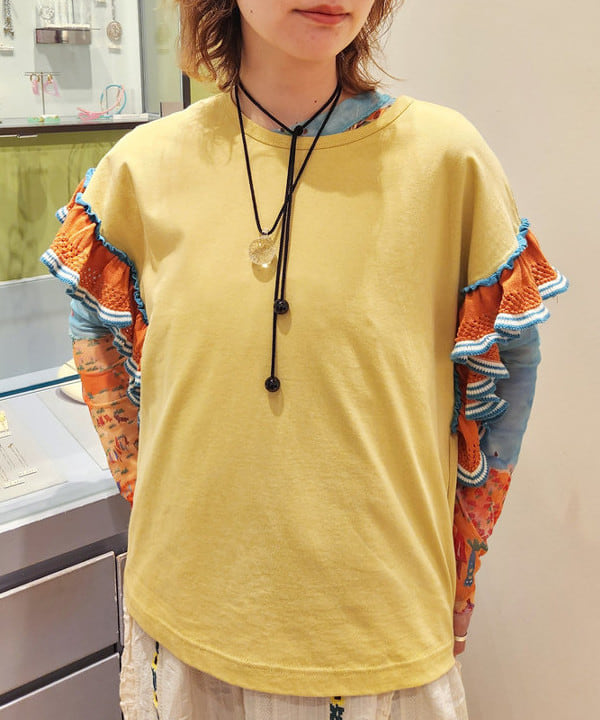 saori KATOさんの「BEAMS WOMEN｜ELINA LEBESSI / GLYFADA SKIRT WITH EMBROIDERED FLOWERS」を使ったコーディネート