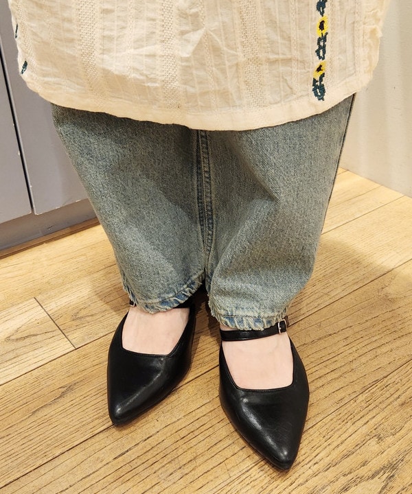 saori KATOさんの「BEAMS WOMEN｜ELINA LEBESSI / GLYFADA SKIRT WITH EMBROIDERED FLOWERS」を使ったコーディネート
