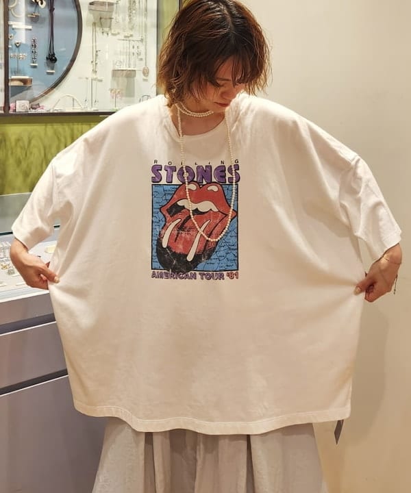 saori KATOさんの「BEAMS WOMEN｜GOOD ROCK SPEED / 別注 BAND BIG Tシャツ」を使ったコーディネート