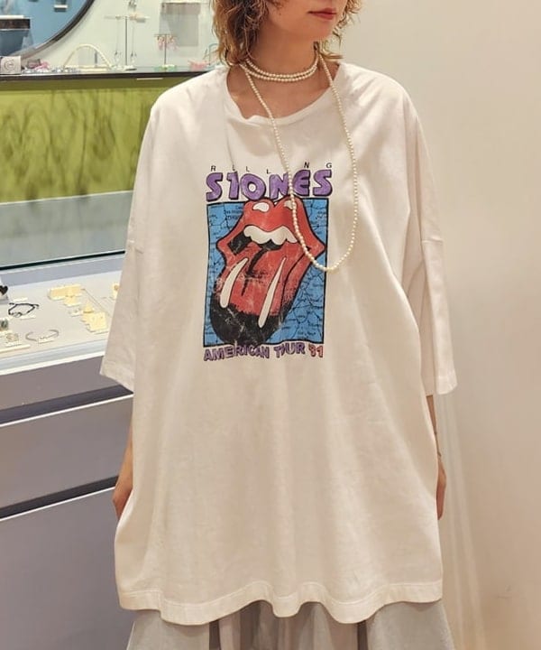saori KATOさんの「BEAMS WOMEN｜GOOD ROCK SPEED / 別注 BAND BIG Tシャツ」を使ったコーディネート