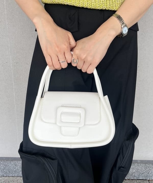 ちりこさんの「BEAMS WOMEN｜Ray BEAMS / ミックス バック クロス ベスト」を使ったコーディネート