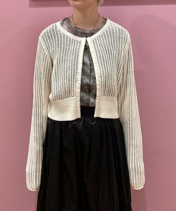 中江梨々香さんの「BEAMS WOMEN｜Ray BEAMS / グロッシー ギャザー スカート」を使ったコーディネート