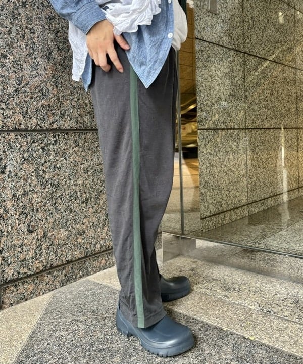 サワイさんの「BEAMS WOMEN｜【別注】BUZZ RICKSON'S / シャンブレー ロングスリーブ シャツ」を使ったコーディネート