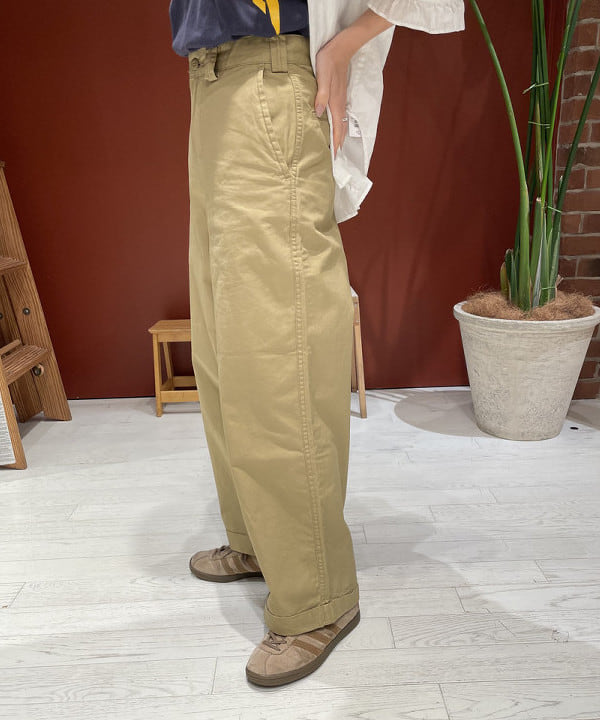 サカサイスズカさんの「BEAMS WOMEN｜BEAMS BOY / ミリタリー チノパンツ」を使ったコーディネート