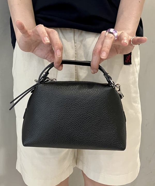 小原 もこさんの「BEAMS WOMEN｜BEAMS PLUS / Bandana Discharge Printing」を使ったコーディネート