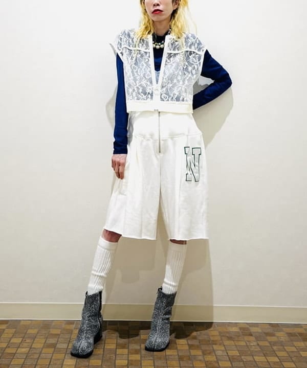 ひるてぃさんの「BEAMS WOMEN｜Ray BEAMS / レース ジップ フレンチスリーブ ベスト」を使ったコーディネート