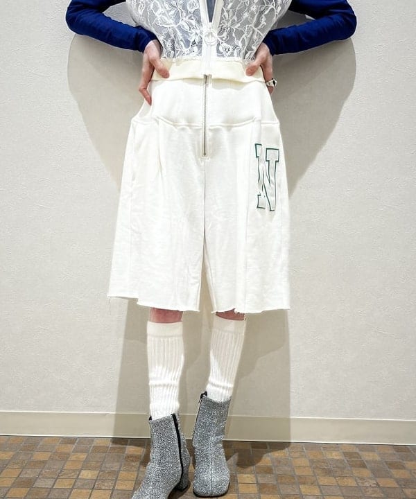 ひるてぃさんの「BEAMS WOMEN｜Ray BEAMS / レース ジップ フレンチスリーブ ベスト」を使ったコーディネート